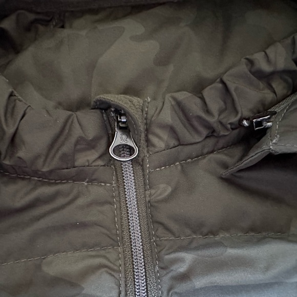 Lululemon Spring Fling Vest size 6 Camo - Picture 4 of 5